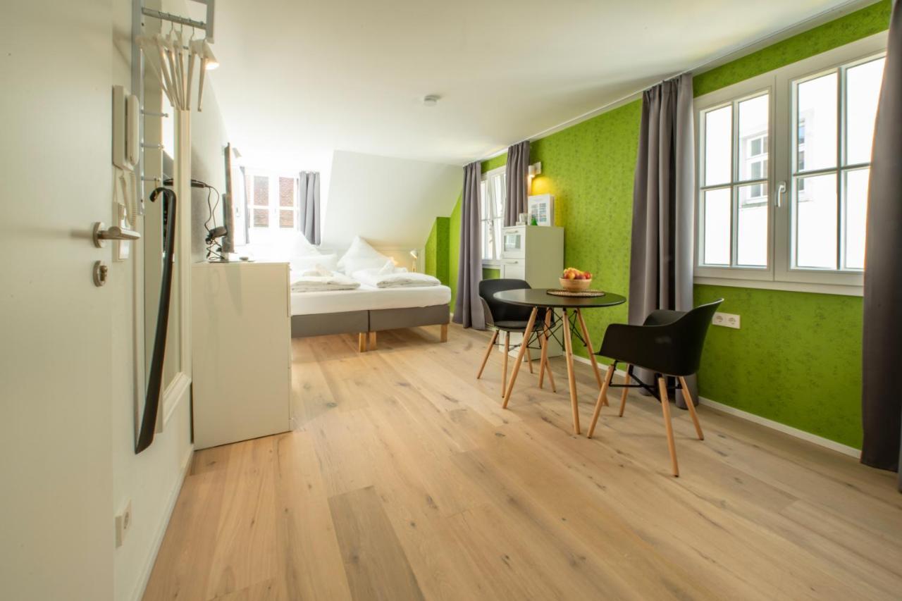 Gaestehaus Am Schlossplatz, Z. 4 Meersburg Esterno foto